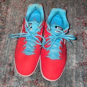 Nike Tennis 🎾 Shoes Air Max Cage - boys 6.5 | Womens 8